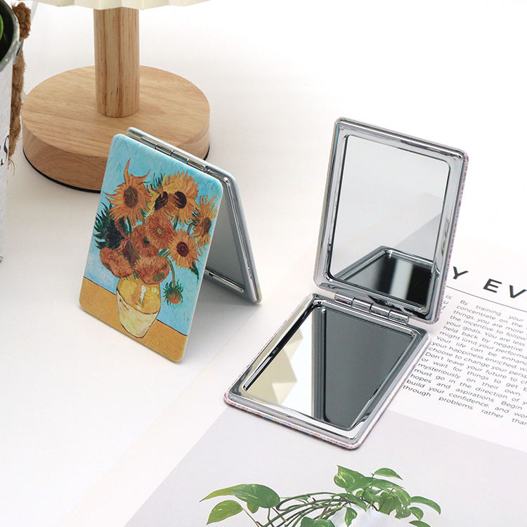 Lunara™ Precision Compact Mirror